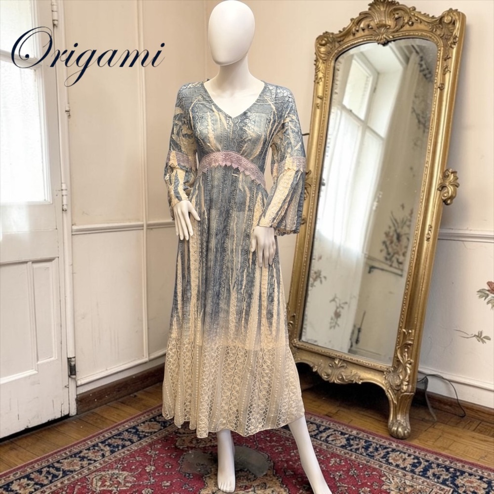 Origami Apparel Size Medium 
Romantic Lace Bell-Sleeved
Midi/Maxi Dress NWT❤️
